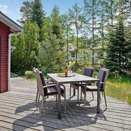 3 Bedroom Cozy In Nexo Holiday home Snogebaek