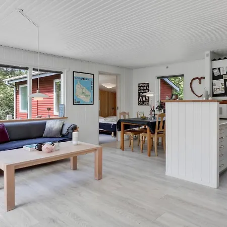 Holiday home 3 Bedroom Cozy In Nexo Snogebaek