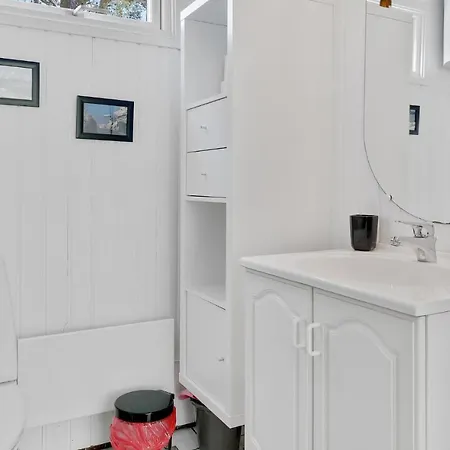 3 Bedroom Cozy In Nexo Holiday home Snogebaek