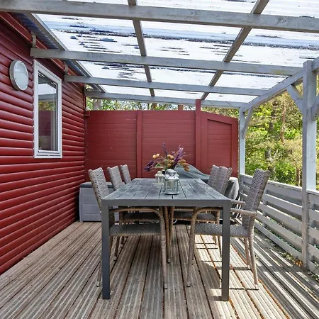 3 Bedroom Cozy In Nexo Holiday home