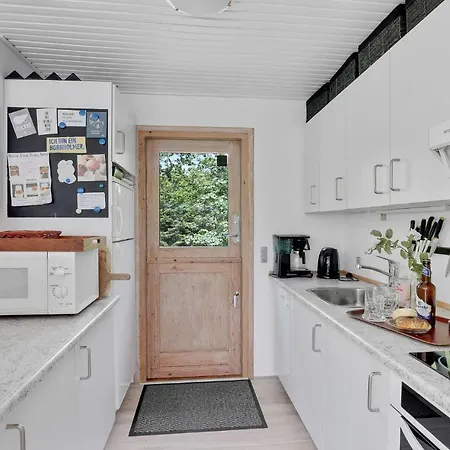 Holiday home 3 Bedroom Cozy In Nexo Snogebaek